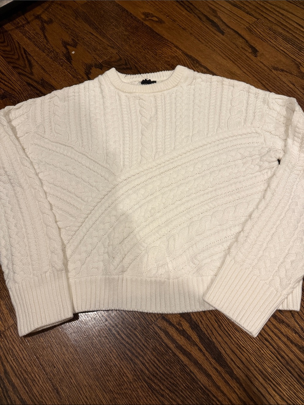 Monrow Women’s white Cable Knit Crewneck Sweater